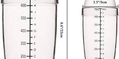 Transparent Plastic Cocktail Shaker with Scales (24 oz)
